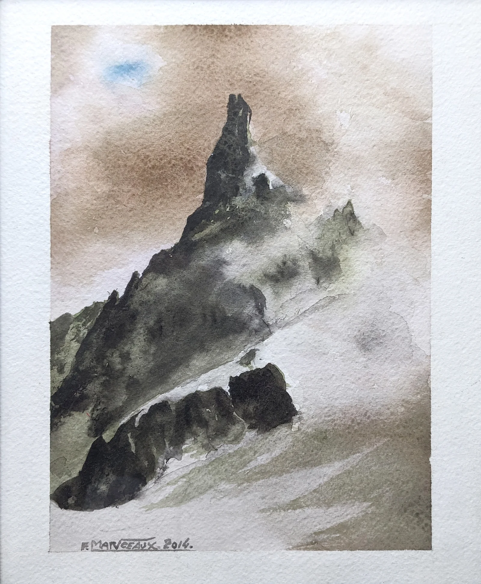 Montagne dans la brume